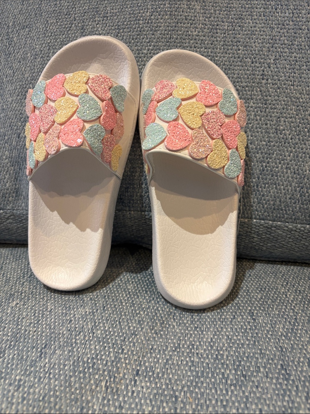 NWT girls white heart slides! Child 1